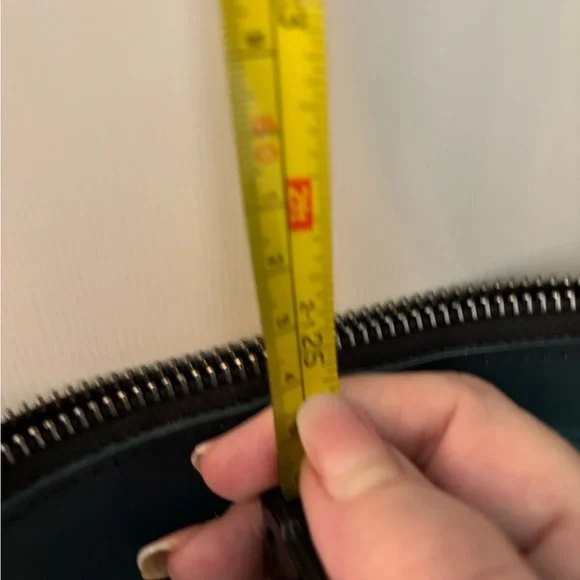 MONTANA WEST 100% LEATHER ENGRAVED TURQUOISE/HALF WHITE /BLACK COWHIDE PURSE - Picture 8 of 8